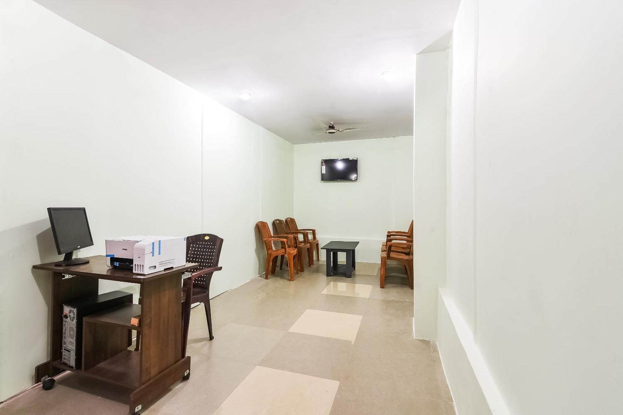 Hotel OYO 42984 Kartikeya Park View Residency Chittoor Exterior foto
