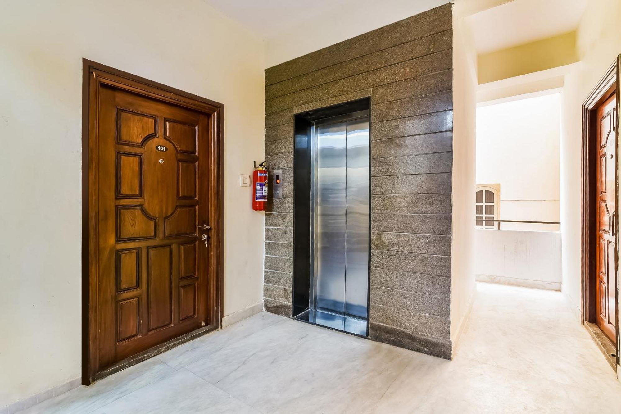 Hotel OYO 42984 Kartikeya Park View Residency Chittoor Exterior foto