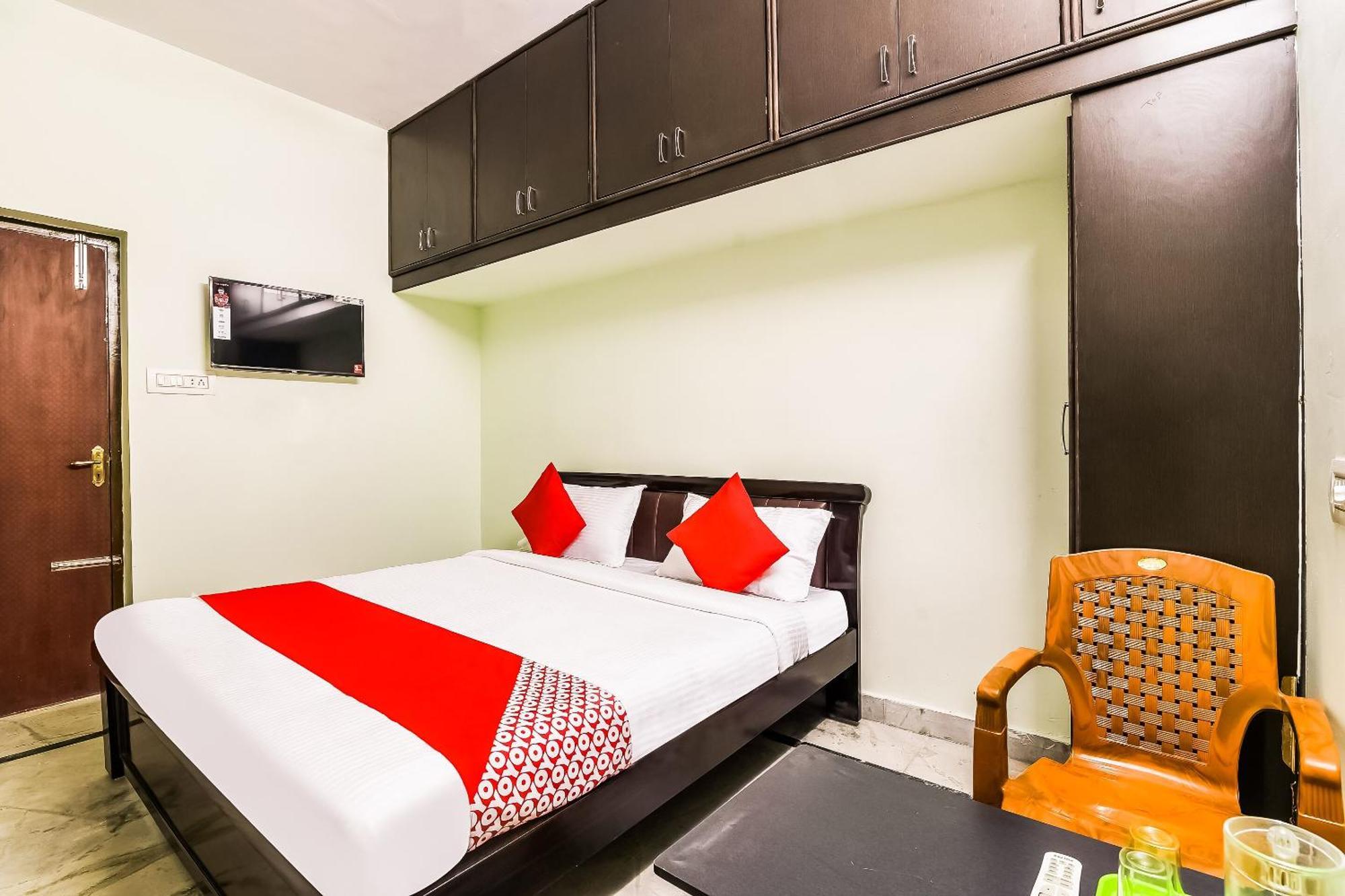 Hotel OYO 42984 Kartikeya Park View Residency Chittoor Exterior foto
